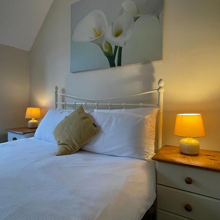 Large 5 Bed House In Scarborough Near The Beach, Large Garden & Hot Tub Екстериор снимка