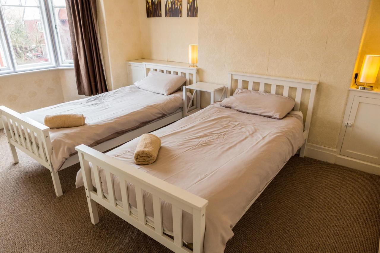 Large 5 Bed House In Scarborough Near The Beach, Large Garden & Hot Tub Екстериор снимка