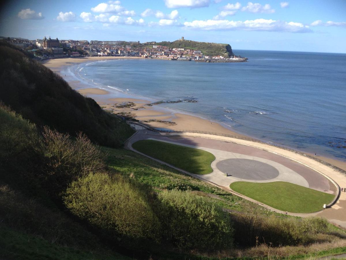 Large 5 Bed House In Scarborough Near The Beach, Large Garden & Hot Tub Екстериор снимка