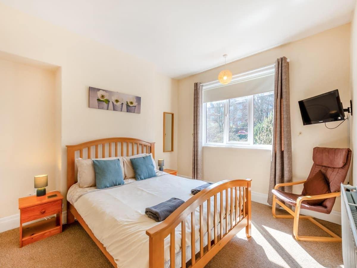Large 5 Bed House In Scarborough Near The Beach, Large Garden & Hot Tub Екстериор снимка